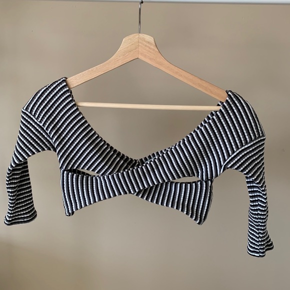 Urban Outfitters crop top - Picture 3 of 5